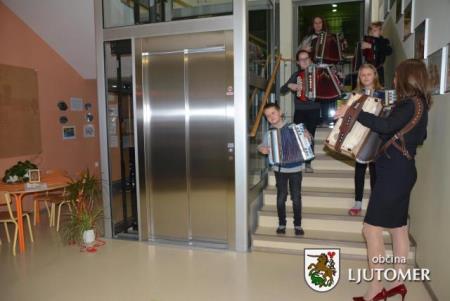 Otvoritev dvižne ploščadi v OŠ Stročja vas 9